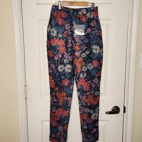 Misguided Floral Pants - Picture 3 of 5